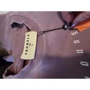 Youngla model 5099 size Large Crewneck Sweatshirt